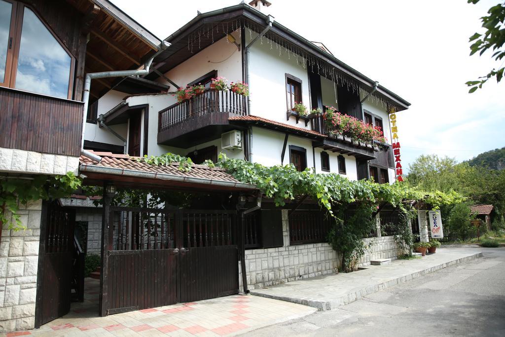Oazis Family Hotel Λόβετς Εξωτερικό φωτογραφία