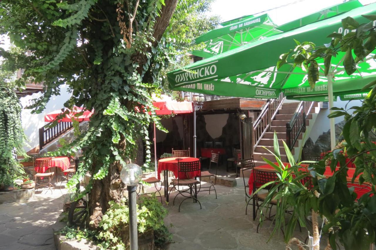 Oazis Family Hotel Λόβετς Εξωτερικό φωτογραφία