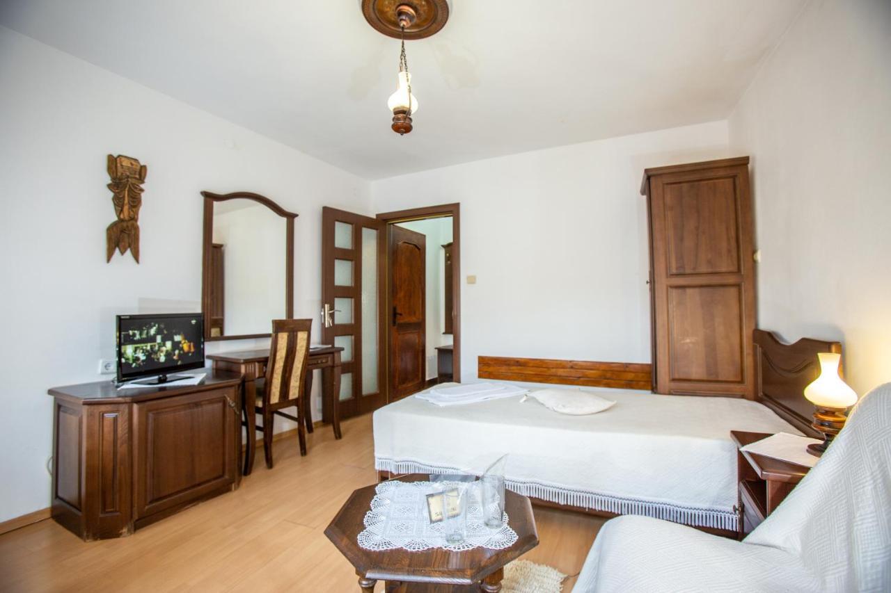 Oazis Family Hotel Λόβετς Εξωτερικό φωτογραφία