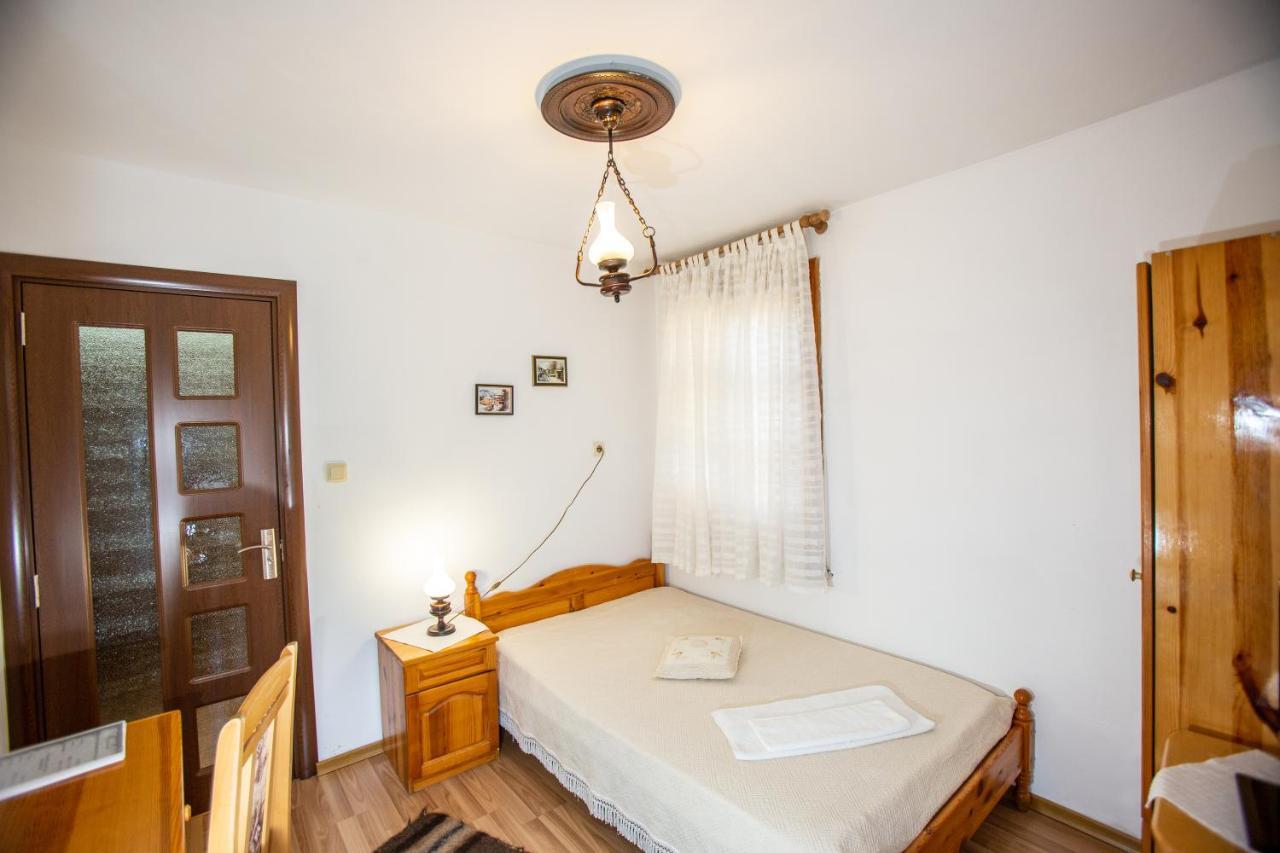 Oazis Family Hotel Λόβετς Εξωτερικό φωτογραφία