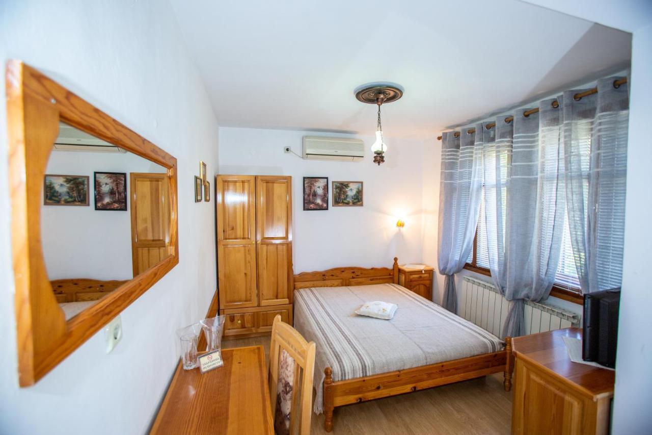 Oazis Family Hotel Λόβετς Εξωτερικό φωτογραφία