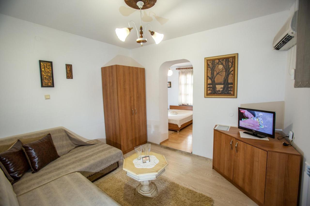 Oazis Family Hotel Λόβετς Εξωτερικό φωτογραφία