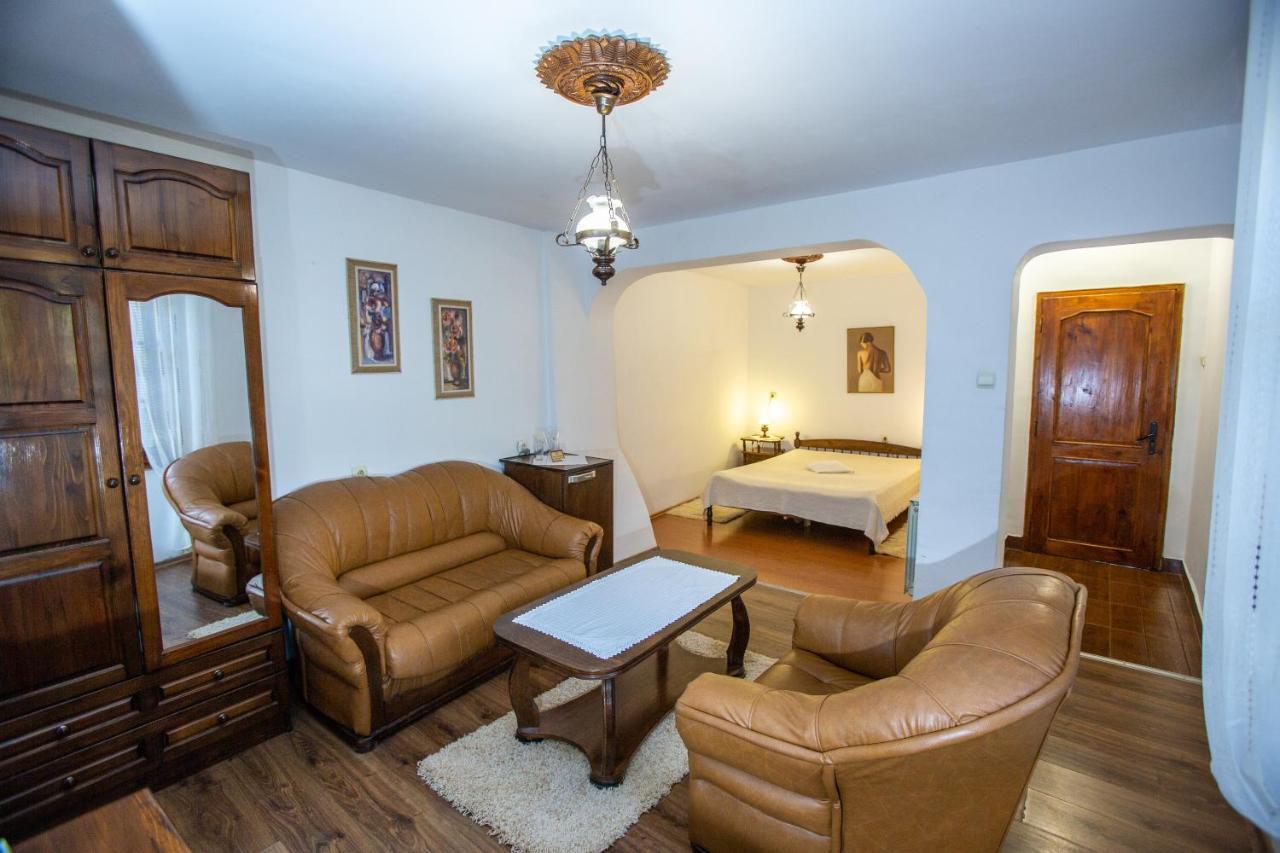 Oazis Family Hotel Λόβετς Εξωτερικό φωτογραφία
