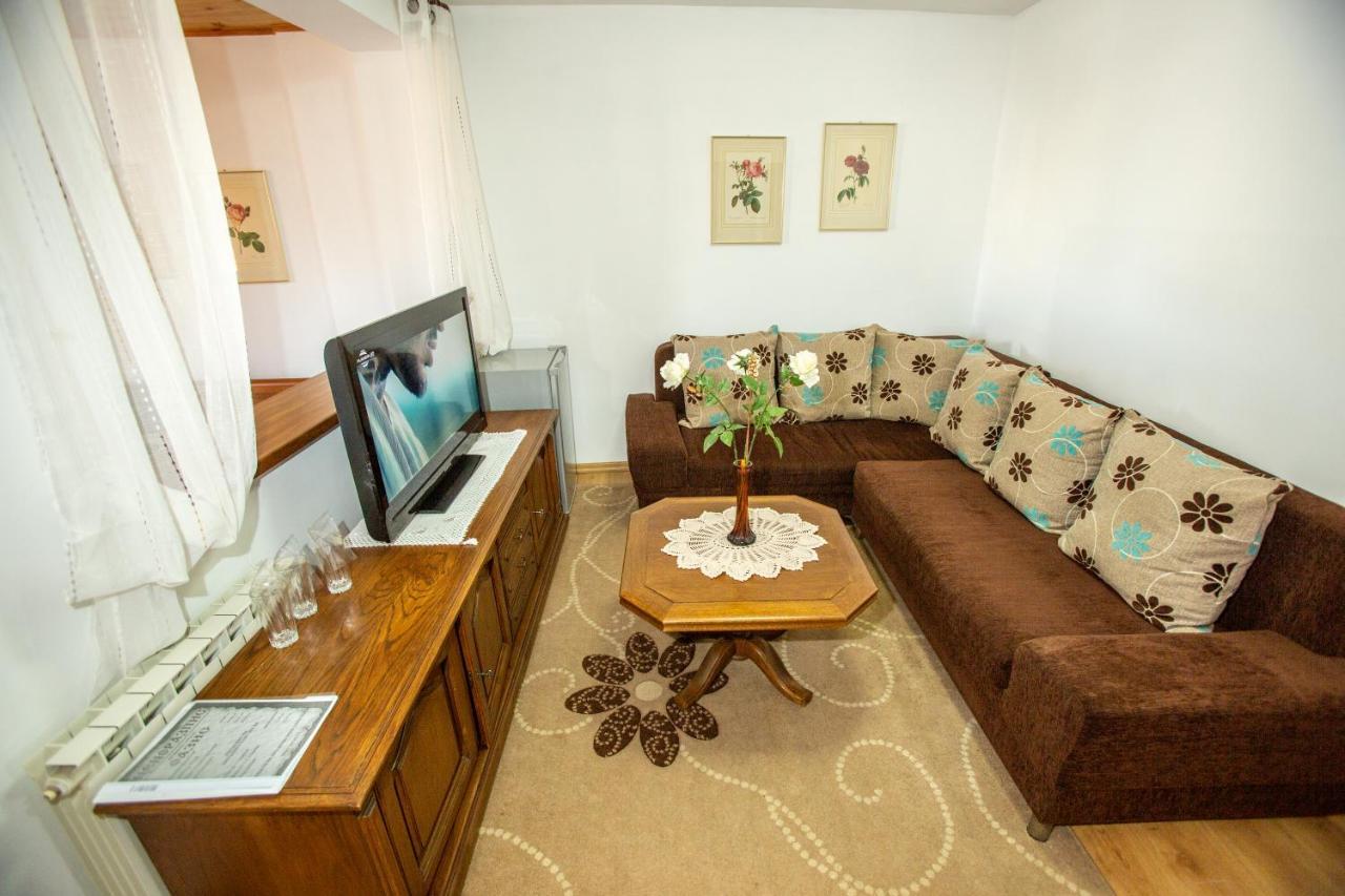 Oazis Family Hotel Λόβετς Εξωτερικό φωτογραφία